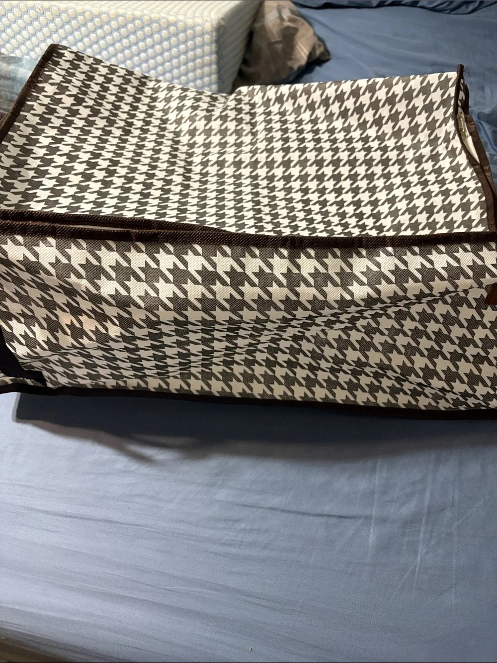 Houndstooth Foldable Storage Tote - Brown & White new 9 in tall and 22 in wide.